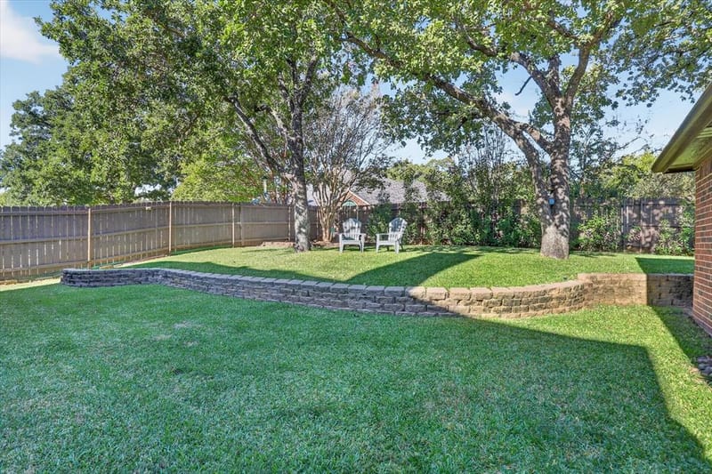 204 Castle Hill Drive, Burleson TX 76028 - Photo 36