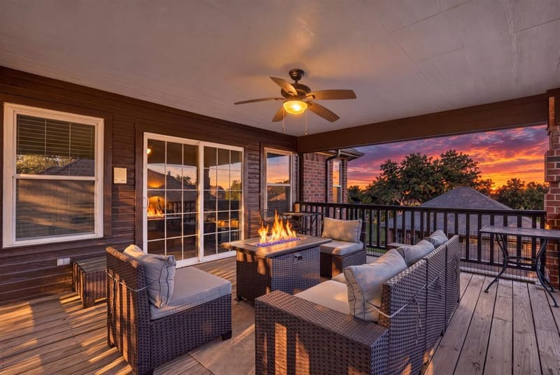 204 Castle Hill Drive, Burleson TX 76028
