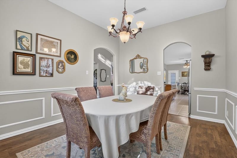 204 Castle Hill Drive, Burleson TX 76028 - Photo 8