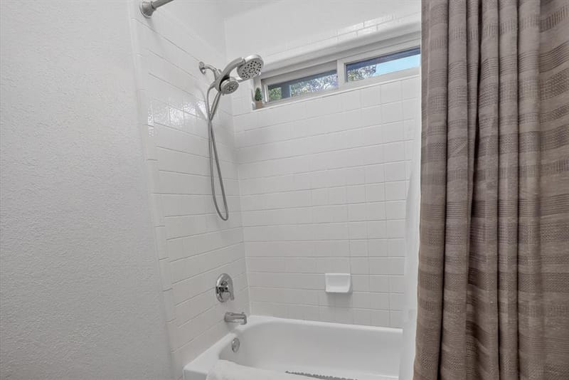 204 Castle Hill Drive, Burleson TX 76028 - Photo 21