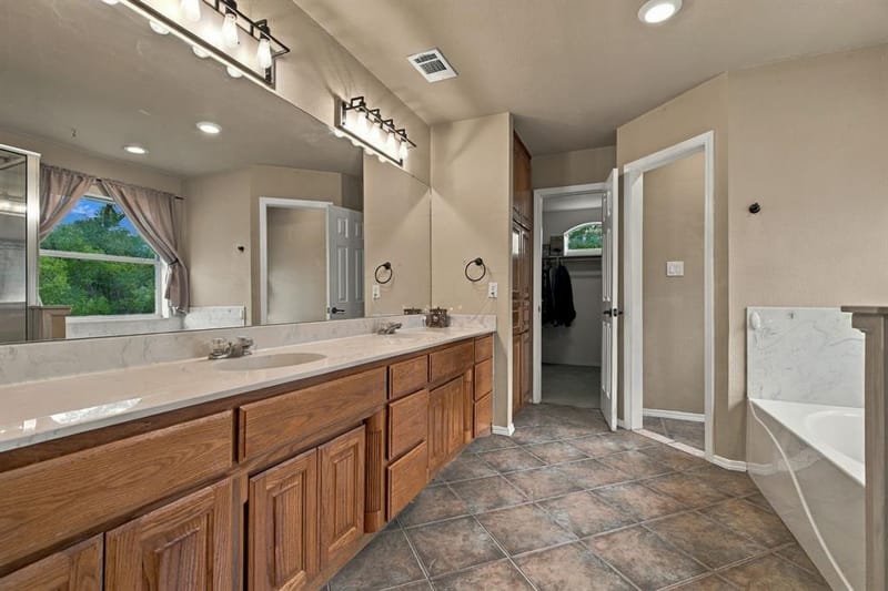 502 Three Skillet Road, Springtown TX 76082 - Photo 27