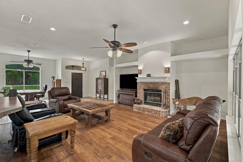 502 Three Skillet Road, Springtown TX 76082 - Photo 16