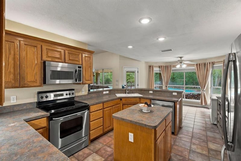 502 Three Skillet Road, Springtown TX 76082 - Photo 22