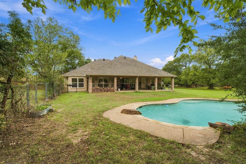 502 Three Skillet Road, Springtown TX 76082 - Photo 36