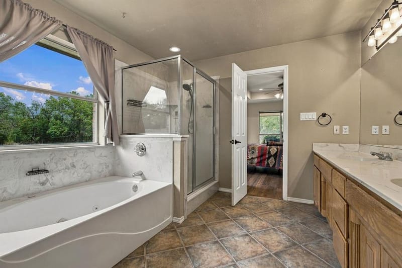 502 Three Skillet Road, Springtown TX 76082 - Photo 28