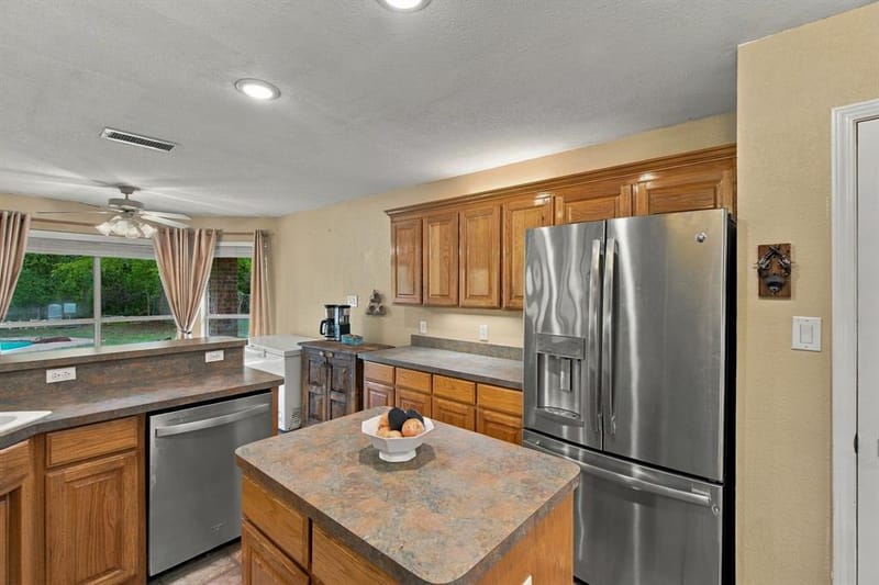 502 Three Skillet Road, Springtown TX 76082 - Photo 24