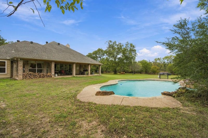 502 Three Skillet Road, Springtown TX 76082 - Photo 37