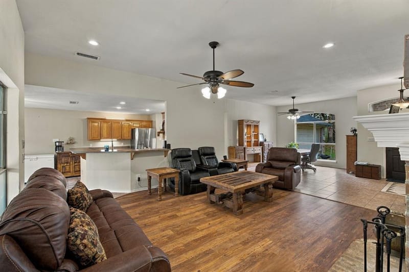 502 Three Skillet Road, Springtown TX 76082 - Photo 15