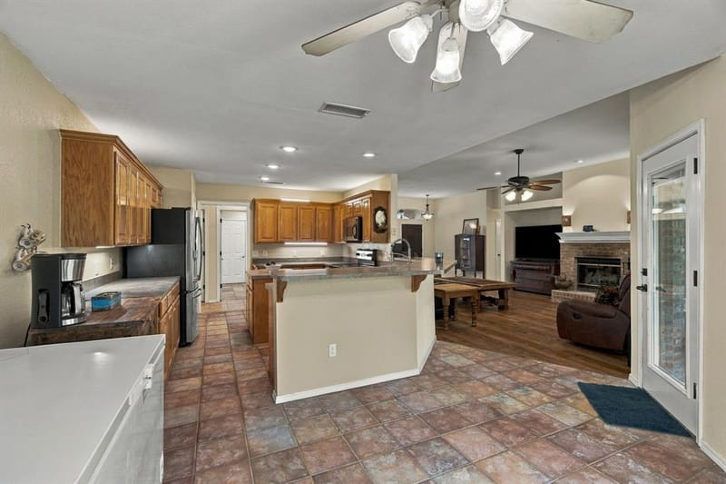502 Three Skillet Road, Springtown TX 76082 - Photo 19