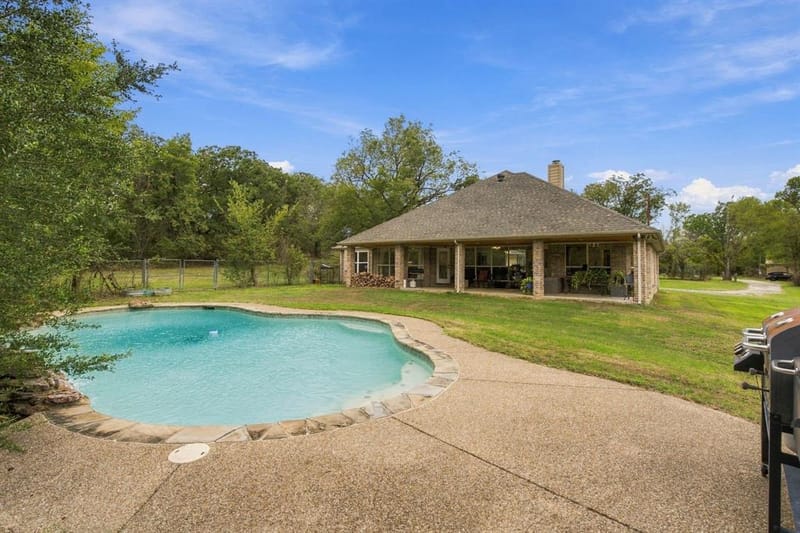 502 Three Skillet Road, Springtown TX 76082 - Photo 40