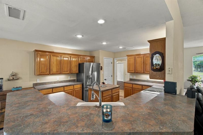 502 Three Skillet Road, Springtown TX 76082 - Photo 21