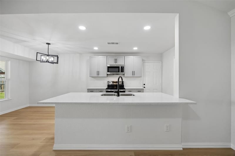 433 Ferenz Avenue, Crowley TX 76036 - Photo 9