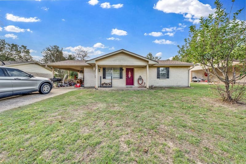 209 Santa Fe Street, Emory TX 75440 - Photo 2