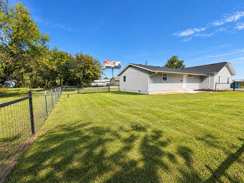 401 N Frontage Road, Valley View TX 76272 - Photo 2