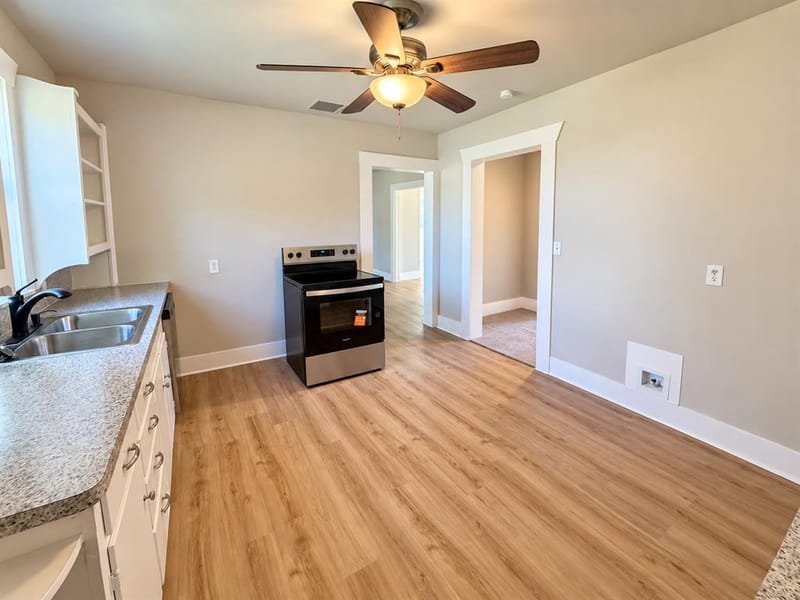 401 N Frontage Road, Valley View TX 76272 - Photo 7