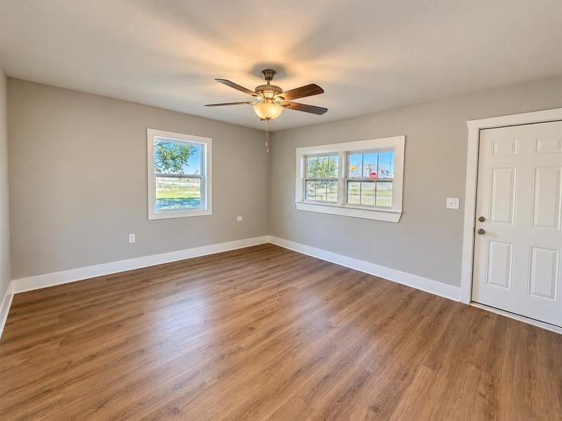 401 N Frontage Road, Valley View TX 76272 - Photo 3