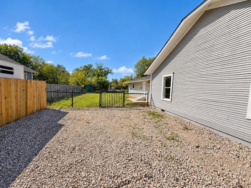 401 N Frontage Road, Valley View TX 76272 - Photo 19