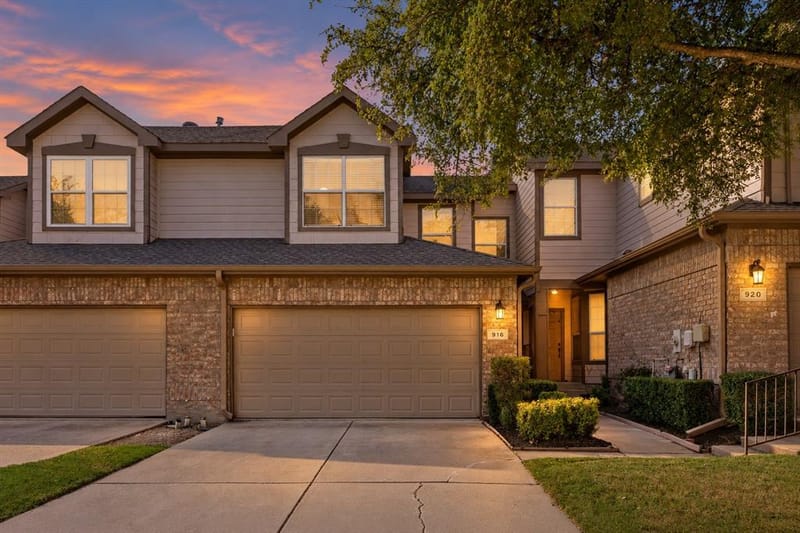 916 Avondale Lane, Plano TX 75025 - Photo 2