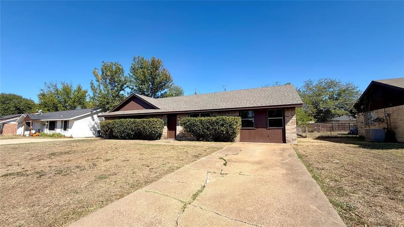 852 Beverly Drive, Terrell TX 75160 - Photo 2