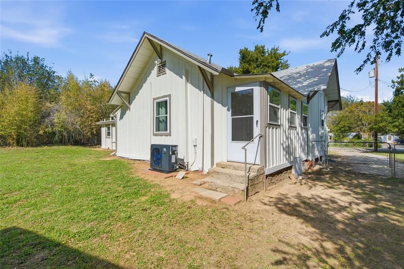 476 E Church Street, Bluff Dale TX 76433 - Photo 7