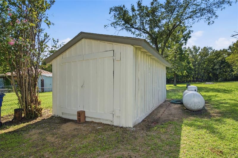 476 E Church Street, Bluff Dale TX 76433 - Photo 4