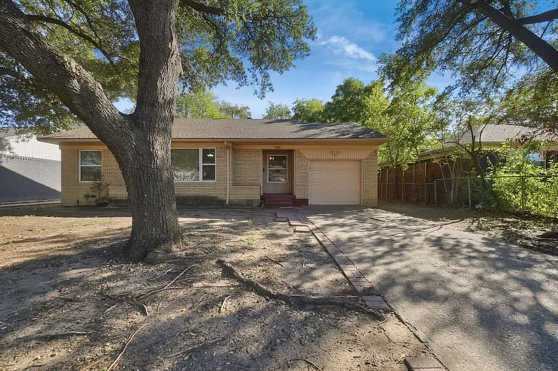 2502 Costa Mesa Drive, Dallas TX 75228