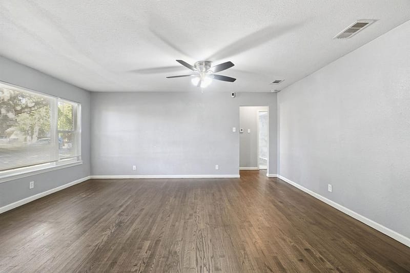 2502 Costa Mesa Drive, Dallas TX 75228 - Photo 8