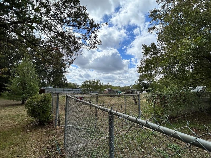 8407 Honeysuckle Lane, Dallas TX 75241 - Photo 26