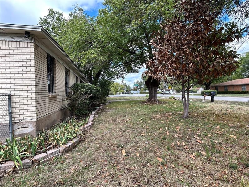 8407 Honeysuckle Lane, Dallas TX 75241 - Photo 28