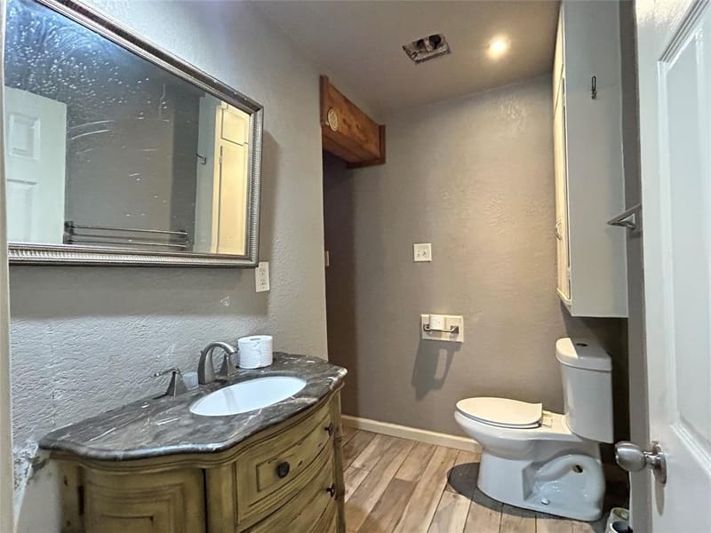 8407 Honeysuckle Lane, Dallas TX 75241 - Photo 10
