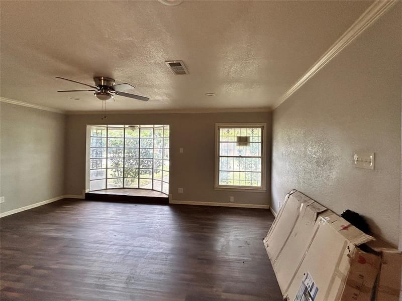 8407 Honeysuckle Lane, Dallas TX 75241 - Photo 19