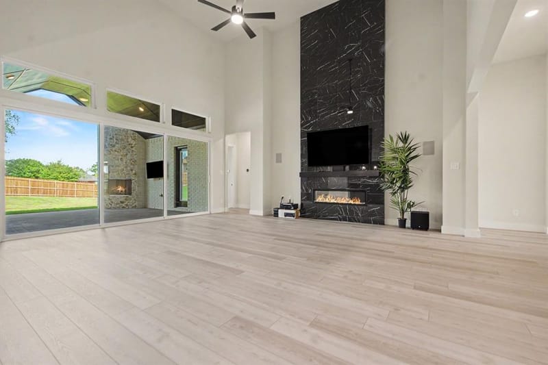 1135 Willow Lake Drive, DeSoto TX 75115 - Photo 9