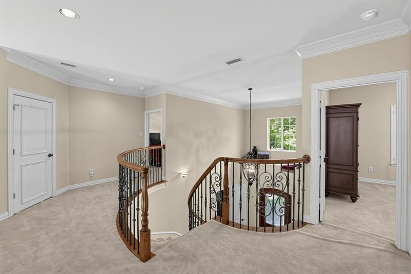 210 Black Walnut Drive, Garland TX 75044 - Photo 35