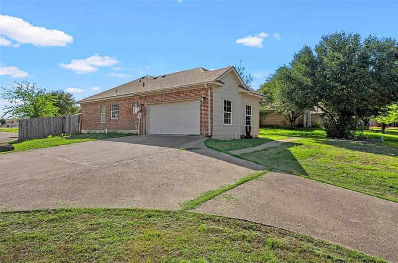 10100 Seville Court, Waco TX 76708 - Photo 25