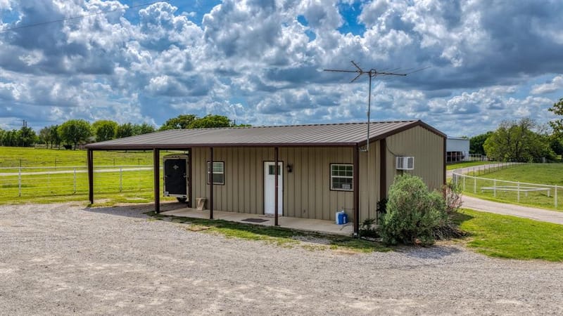 303 Private Road 3365, Boyd TX 76023 - Photo 37