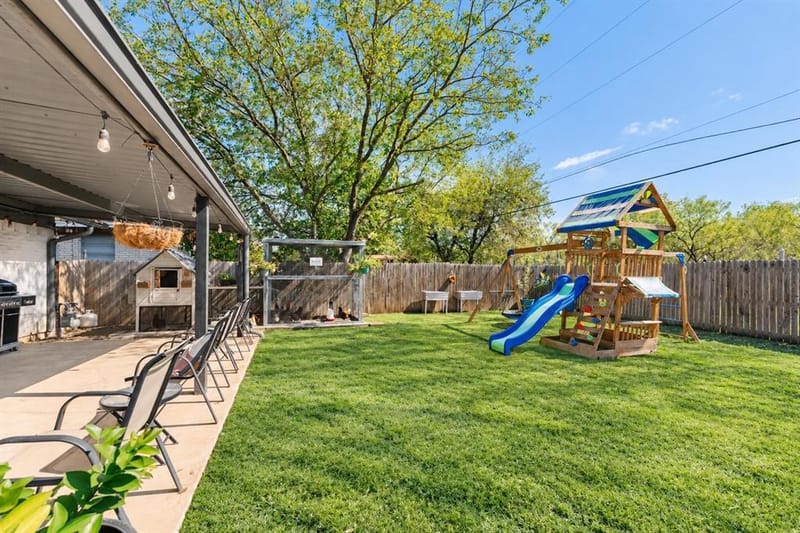 2106 SE 21ST ST, Mineral Wells TX 76067 - Photo 23