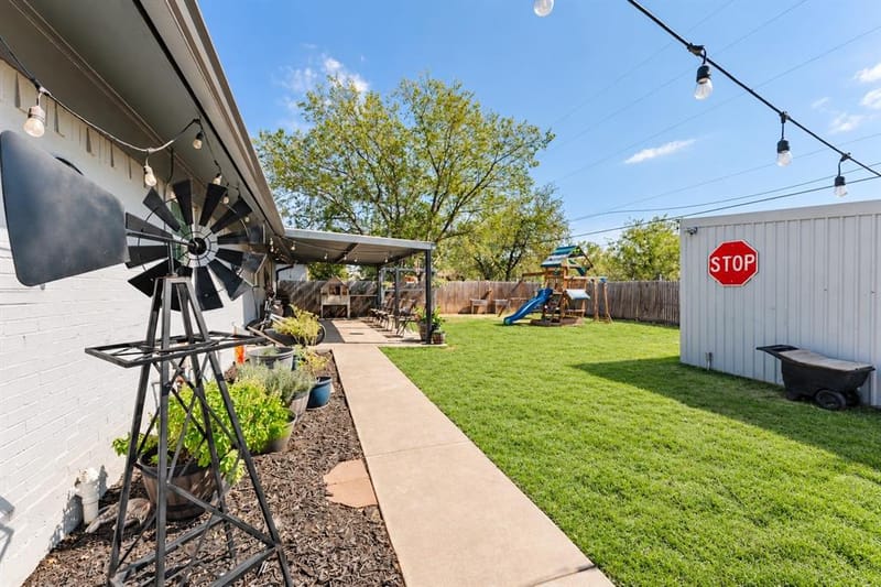 2106 SE 21ST ST, Mineral Wells TX 76067 - Photo 22
