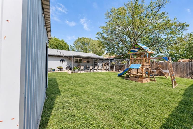 2106 SE 21ST ST, Mineral Wells TX 76067 - Photo 24