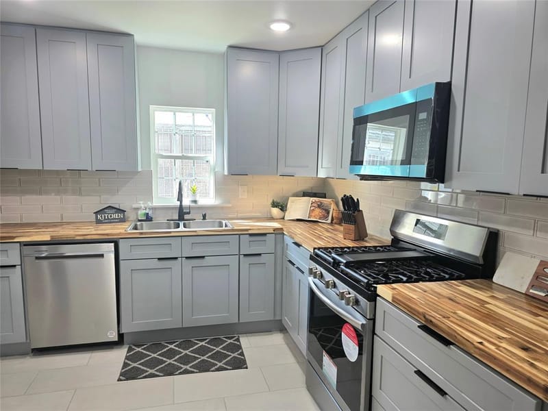 815 E Robert Street, Fort Worth TX 76104 - Photo 12