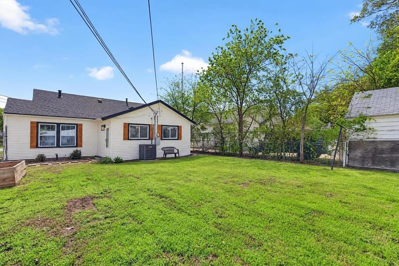 815 E Robert Street, Fort Worth TX 76104 - Photo 26