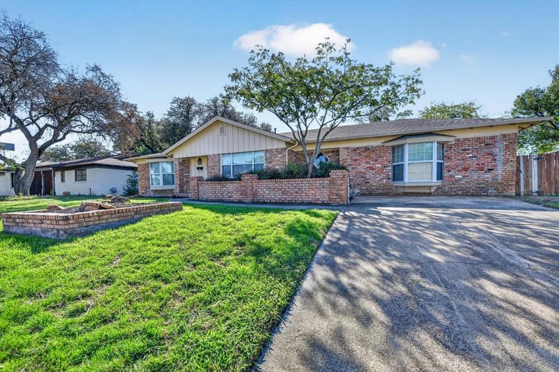 155 Sheffield Drive, Fort Worth TX 76134 - Photo 3