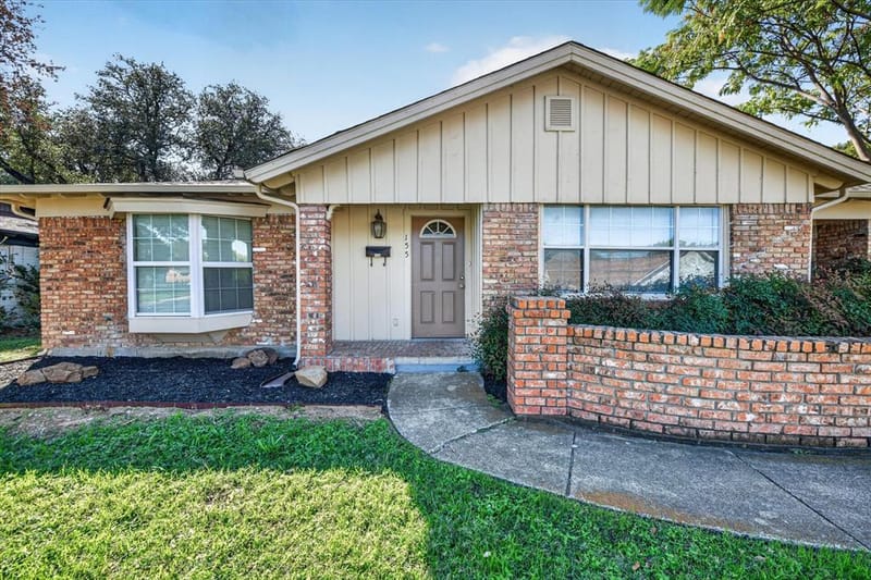 155 Sheffield Drive, Fort Worth TX 76134 - Photo 4