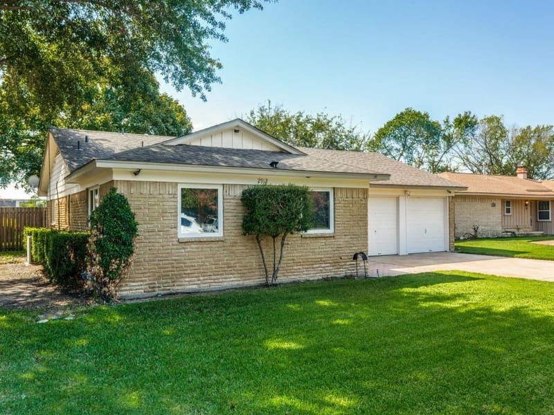 2912 Linden Lea, Irving TX 75061 - Photo 2