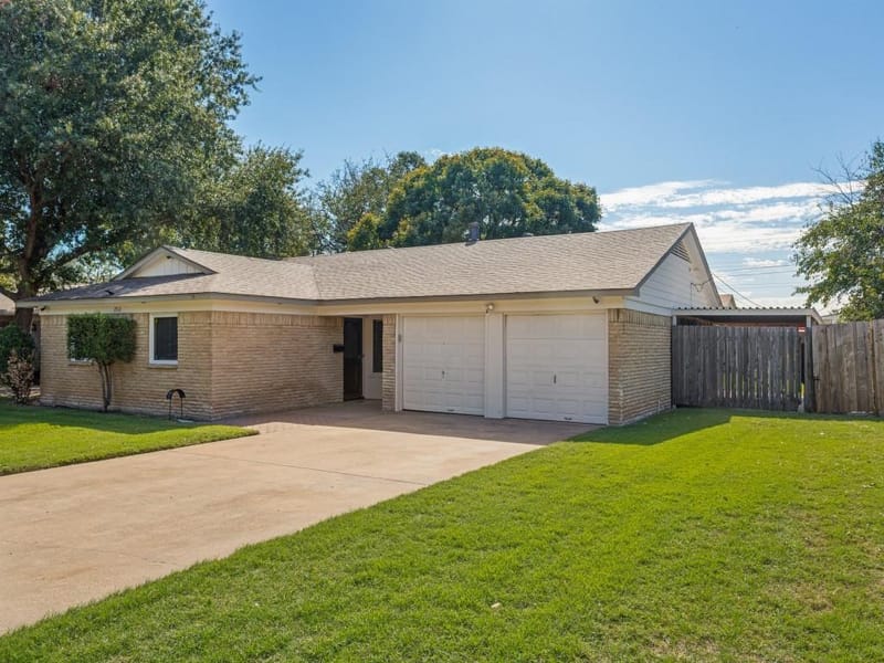 2912 Linden Lea, Irving TX 75061 - Photo 3