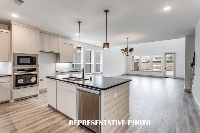 1405 Mistflower Lane, Celina TX 75009 - Photo 5