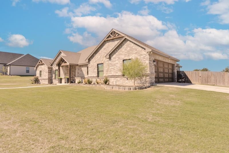 1610 N Mason Street, Bowie TX 76230 - Photo 17