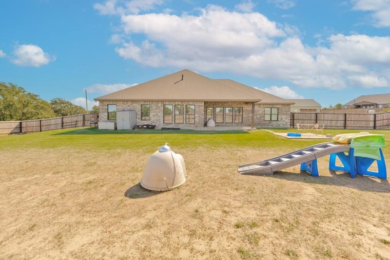 1610 N Mason Street, Bowie TX 76230 - Photo 16