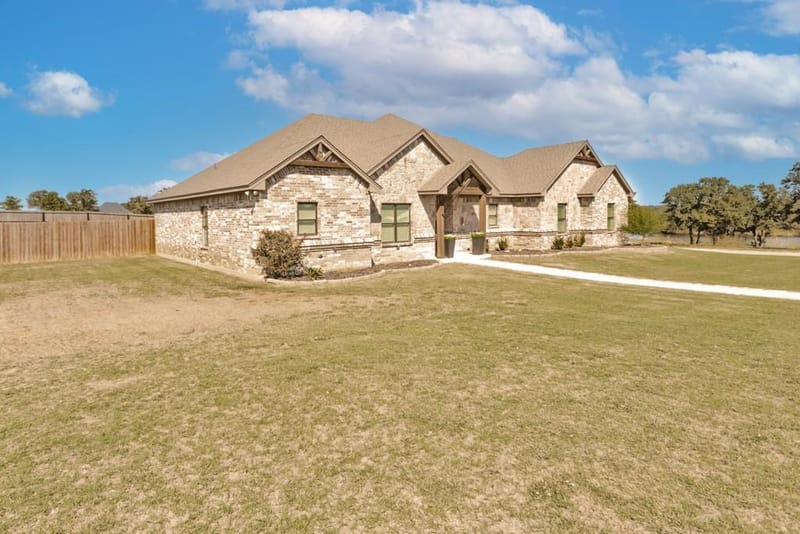 1610 N Mason Street, Bowie TX 76230 - Photo 18