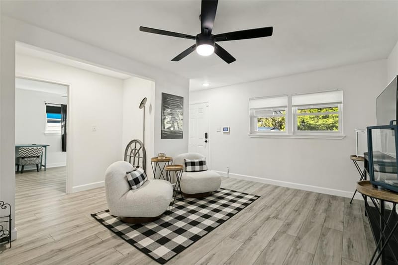 1306 E Lovers Lane, Arlington TX 76010 - Photo 6