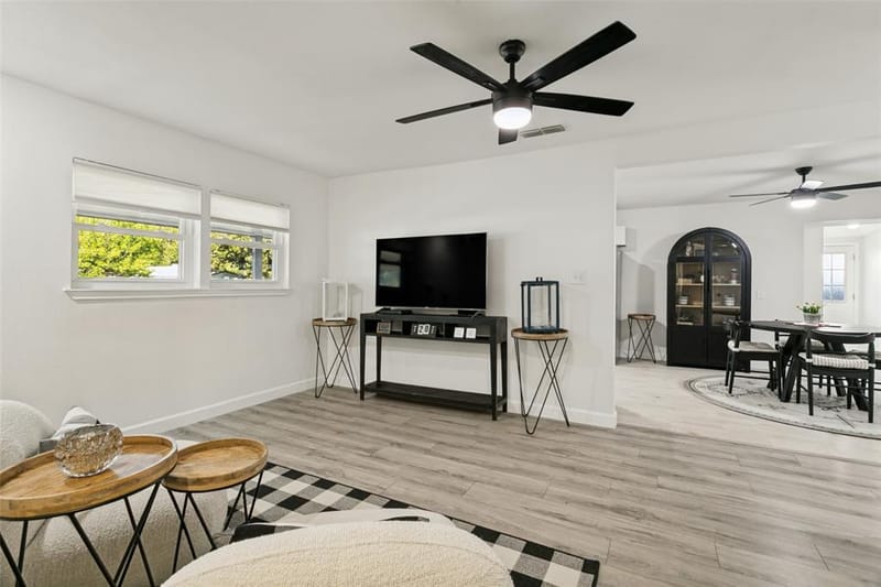 1306 E Lovers Lane, Arlington TX 76010 - Photo 7